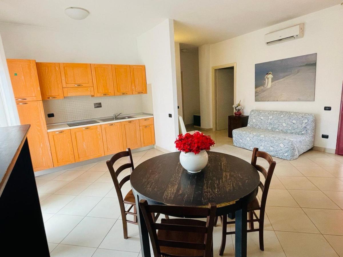 Regina Del Mare Holiday Apartments Tirrenia Exteriör bild